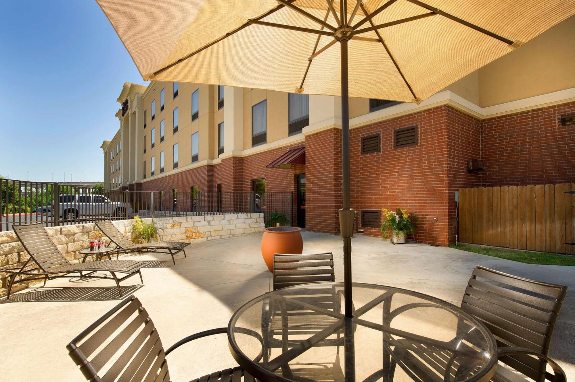 Hampton Inn And Suites San Antonio Airport Exterior foto